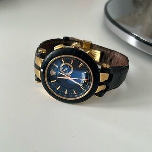 Watch mens Versace size 45
